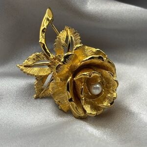 Vintage Brushed Gold Rose Brooch with Pearl – Numbered Piece